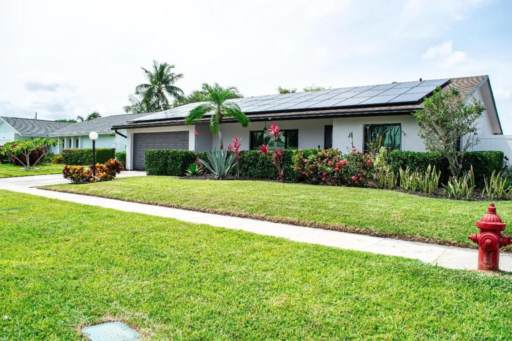 5432 Sandhurst Circle S Lake Worth FL 33463