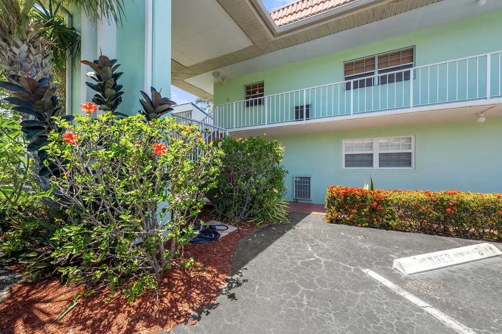 117 Lehane Terrace North Palm Beach FL 33408