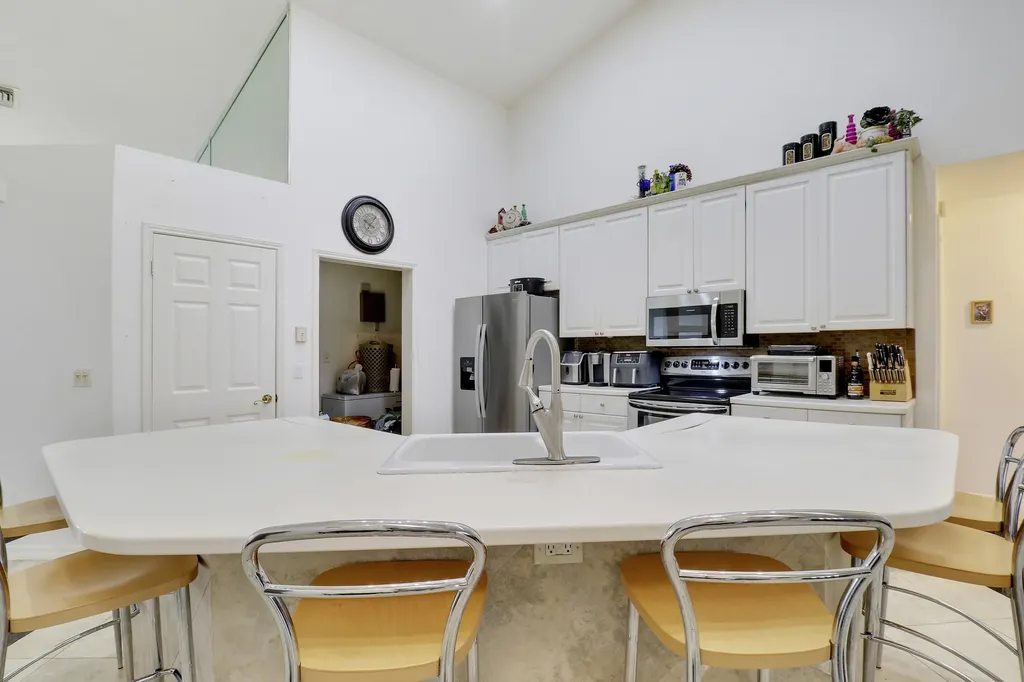 12441 89th Place N The Acreage FL 33412