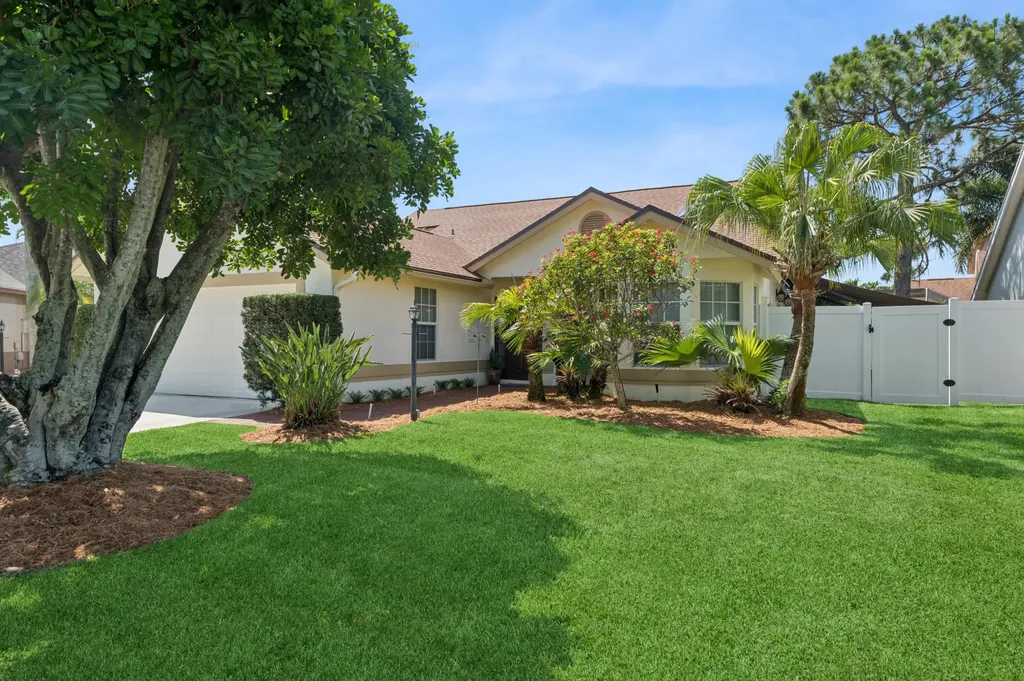 12861 Meadowbend Drive Wellington FL 33414