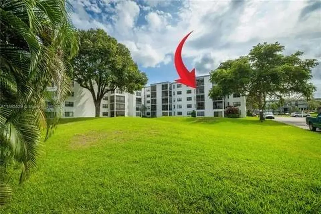 9235 SW 8th 402 Street Boca Raton FL 33428