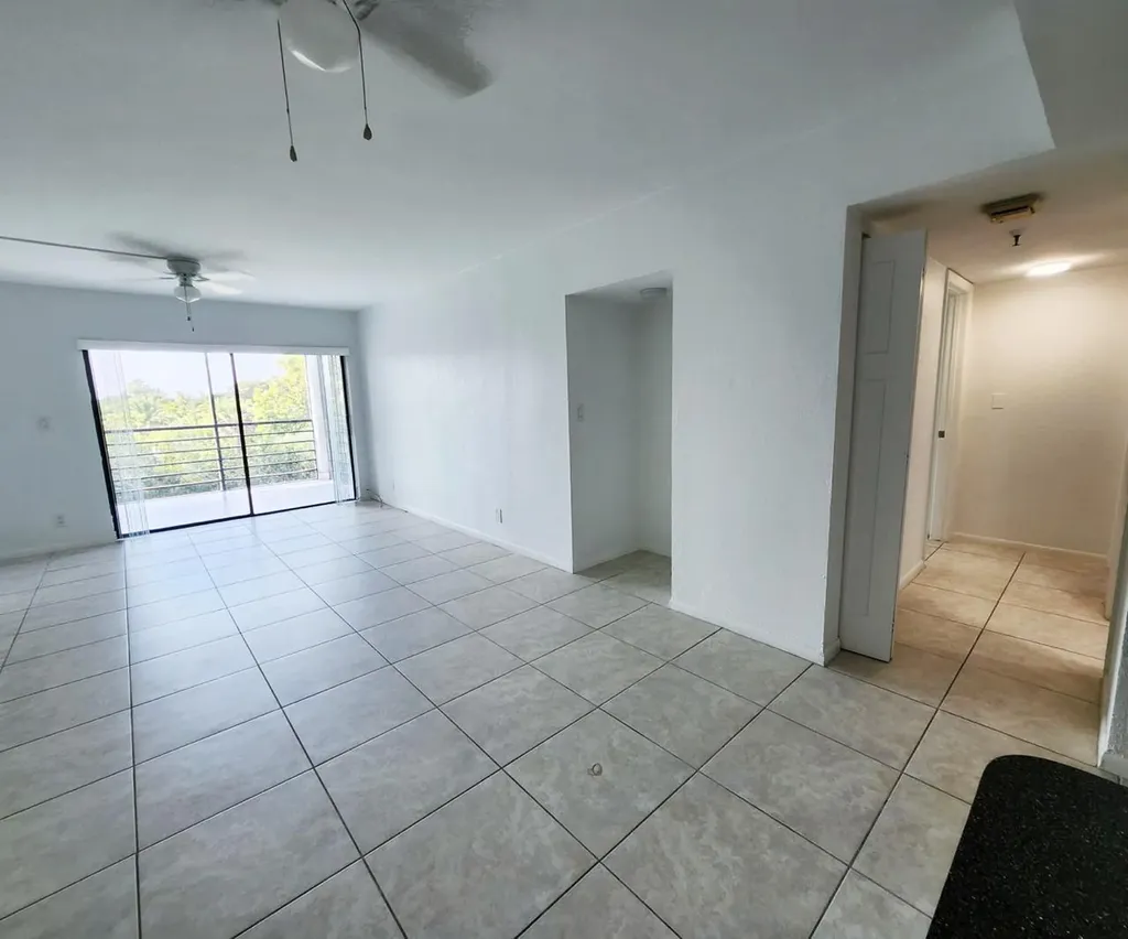 9235 SW 8th 402 Street Boca Raton FL 33428