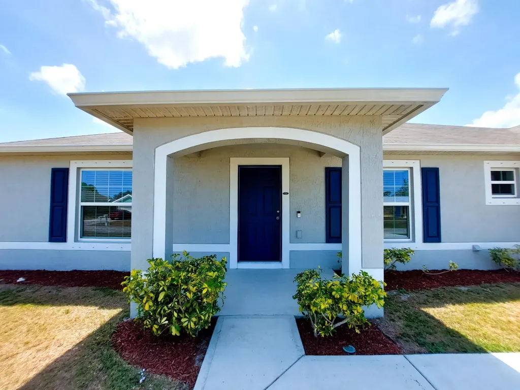 1614 SW Sylvester Lane Port St Lucie FL 34984
