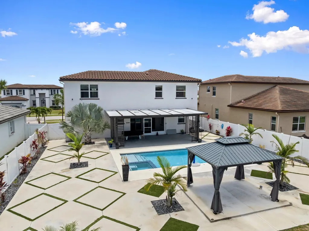 7165 NW Farnsworth Circle Port St Lucie FL 34987