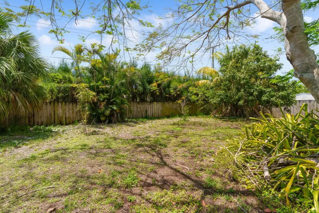 3180 Carol Avenue Palm Springs FL 33461