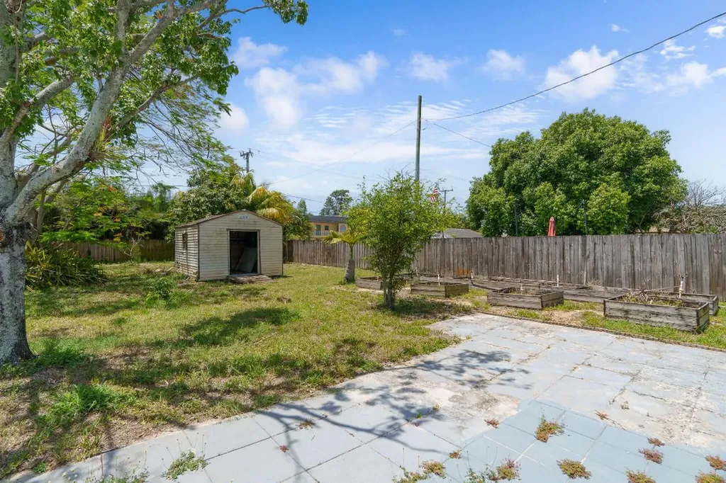 3180 Carol Avenue Palm Springs FL 33461