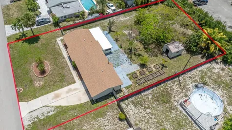 3180 Carol Avenue Palm Springs FL 33461