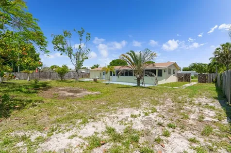 3180 Carol Avenue Palm Springs FL 33461