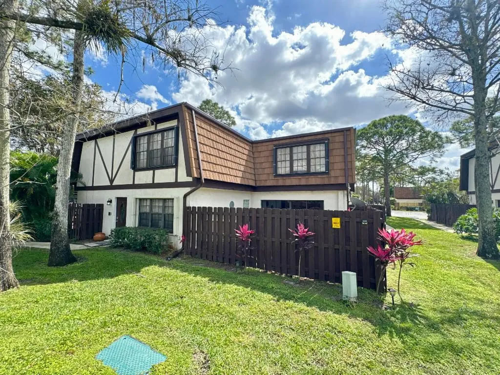 152 Weybridge Circle Royal Palm Beach FL 33411
