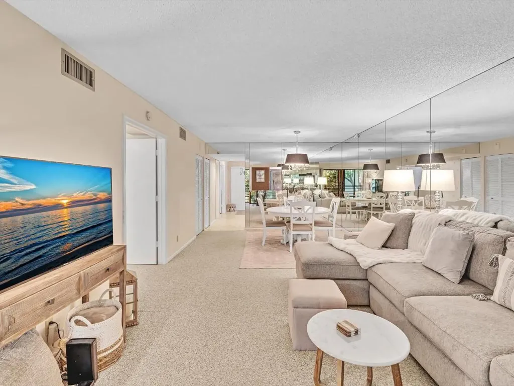 10143 Mangrove 203 Drive Boynton Beach FL 33437