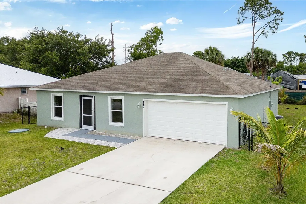 482 NW Fairfax Avenue Port St Lucie FL 34983