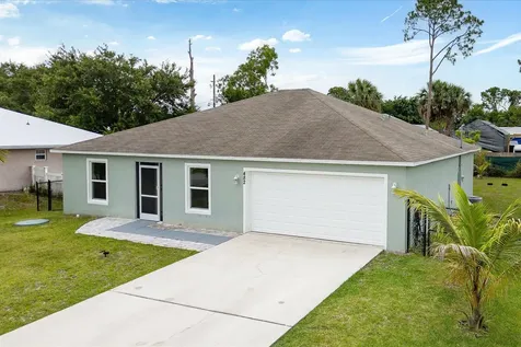 482 NW Fairfax Avenue Port St Lucie FL 34983