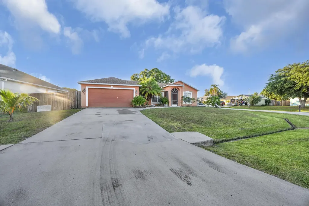 201 NW Virgo Court Port St Lucie FL 34983