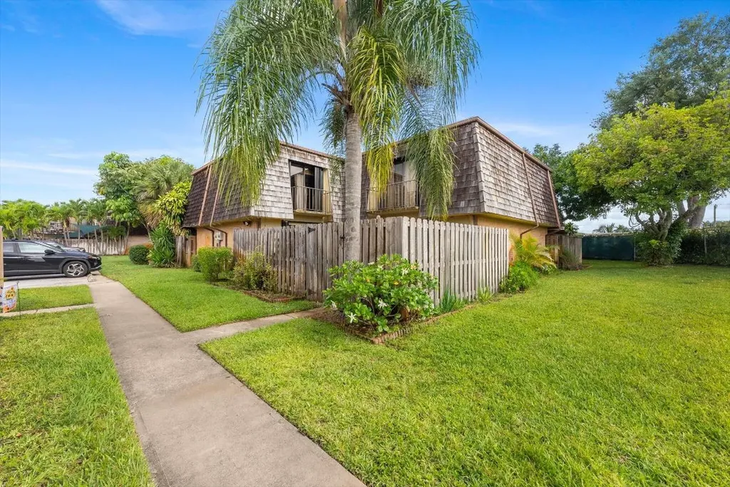 114 Lake Arbor Drive Palm Springs FL 33461