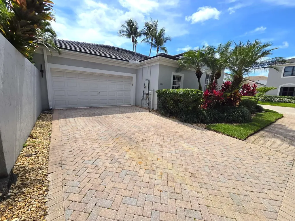 6616 NW 43rd Terrace Boca Raton FL 33496