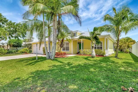 646 NE Muskrat Run Port St Lucie FL 34983