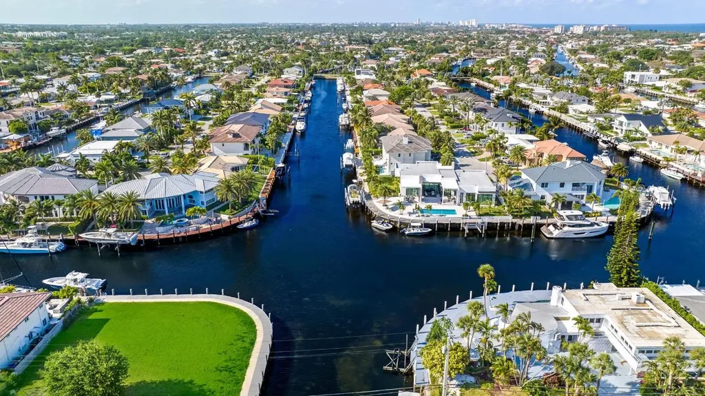 2511 NE 36th Street Lighthouse Point FL 33064