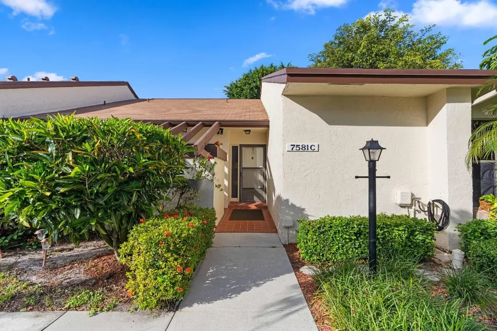 7581 English Court Lake Worth FL 33467
