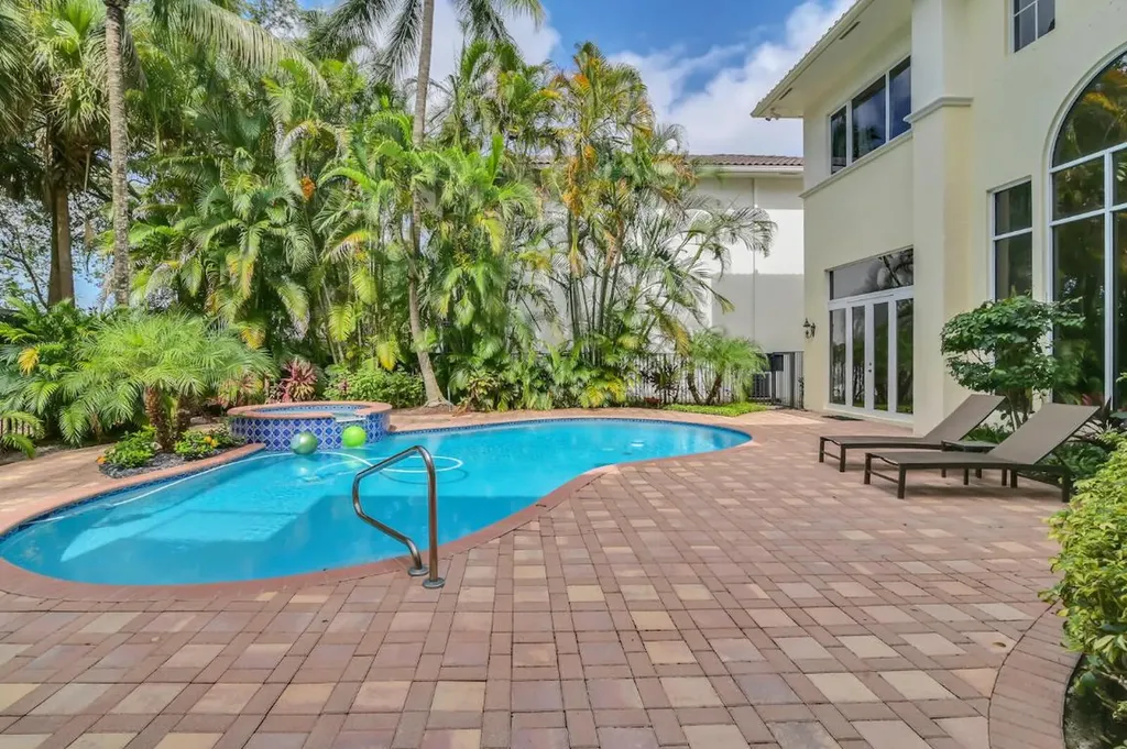 17665 Middlebrook Way Boca Raton FL 33496