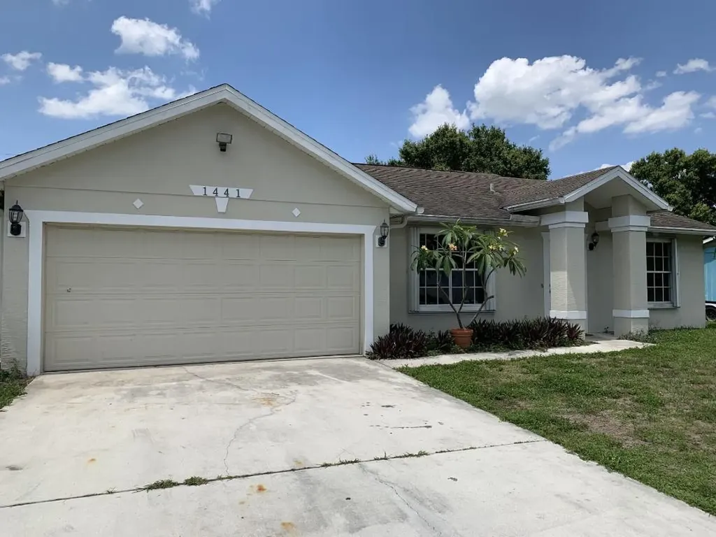 1441 SW Medina Avenue Port St Lucie FL 34953