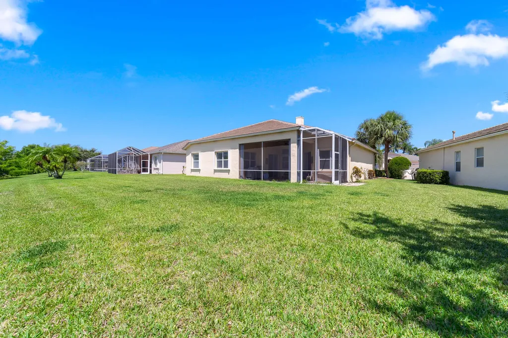 525 SW Lake Manatee Way Port St Lucie FL 34986