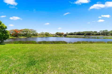 525 SW Lake Manatee Way Port St Lucie FL 34986