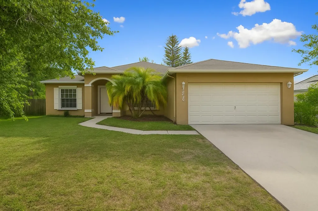 3182 SW Cathedral Street Port St Lucie FL 34953