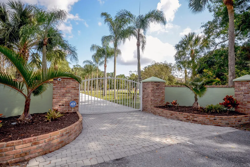 10534 Dogwood Trail Jupiter FL 33478