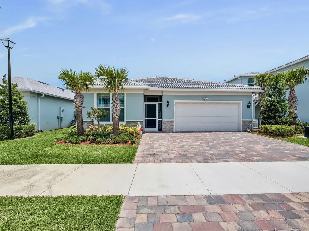 10621 SW Morning Glory Drive Port St Lucie FL 34987
