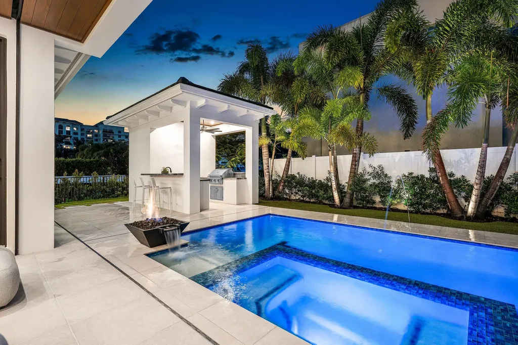 201 NE 4th Avenue Boca Raton FL 33432