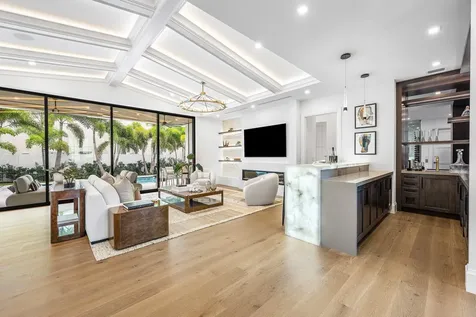 201 NE 4th Avenue Boca Raton FL 33432
