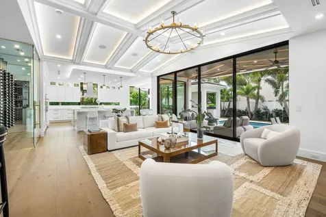 201 NE 4th Avenue Boca Raton FL 33432