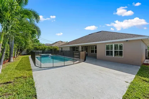 4672 SW Wade Drive Port St Lucie FL 34953