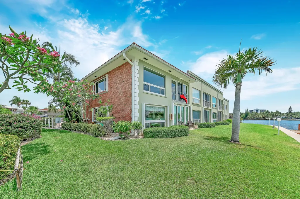 711 NE Harbour Terrace Boca Raton FL 33431
