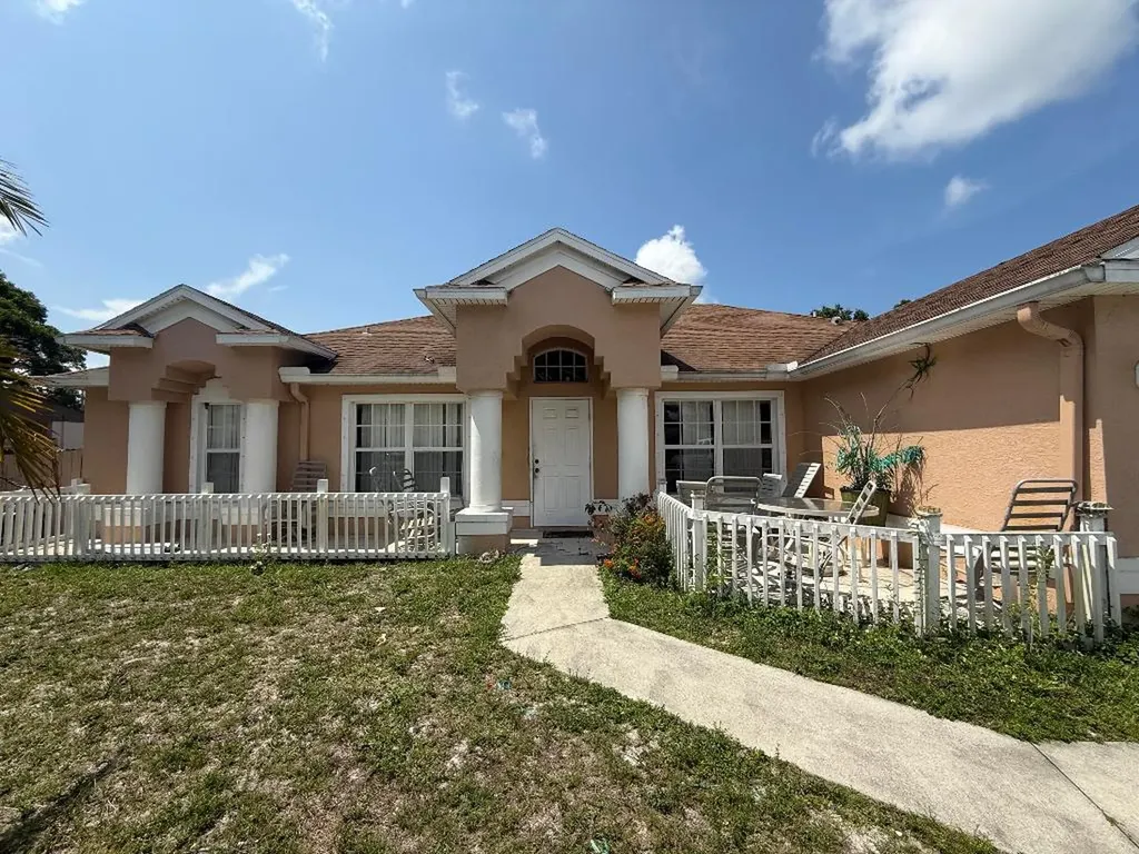 416 SE Calmoso Drive Port St Lucie FL 34983