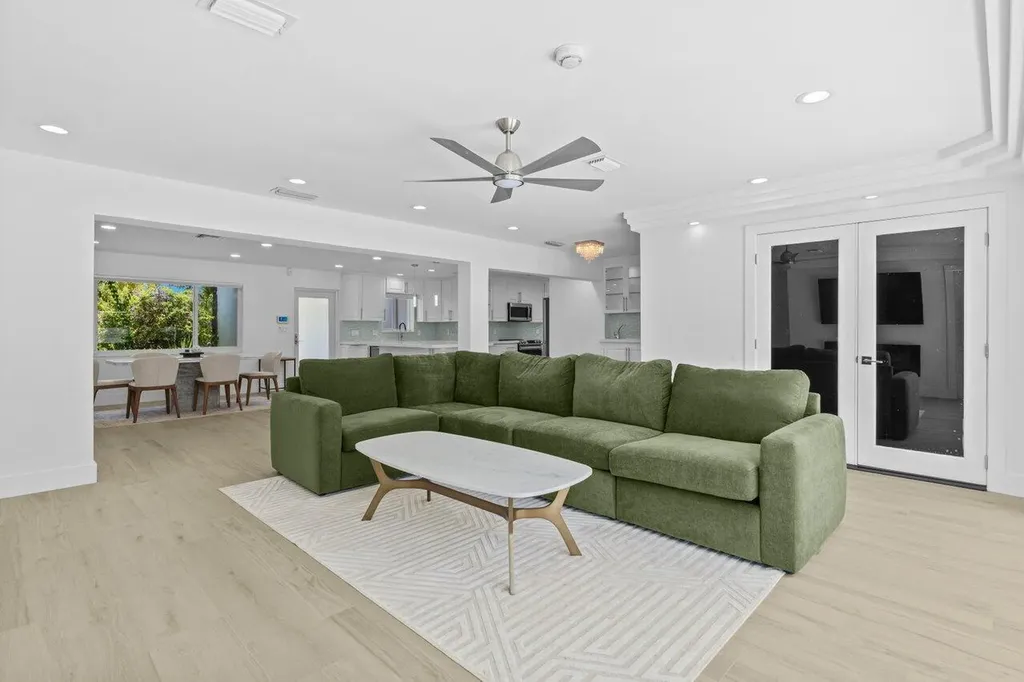 2611 NE 49 Street Lighthouse Point FL 33064