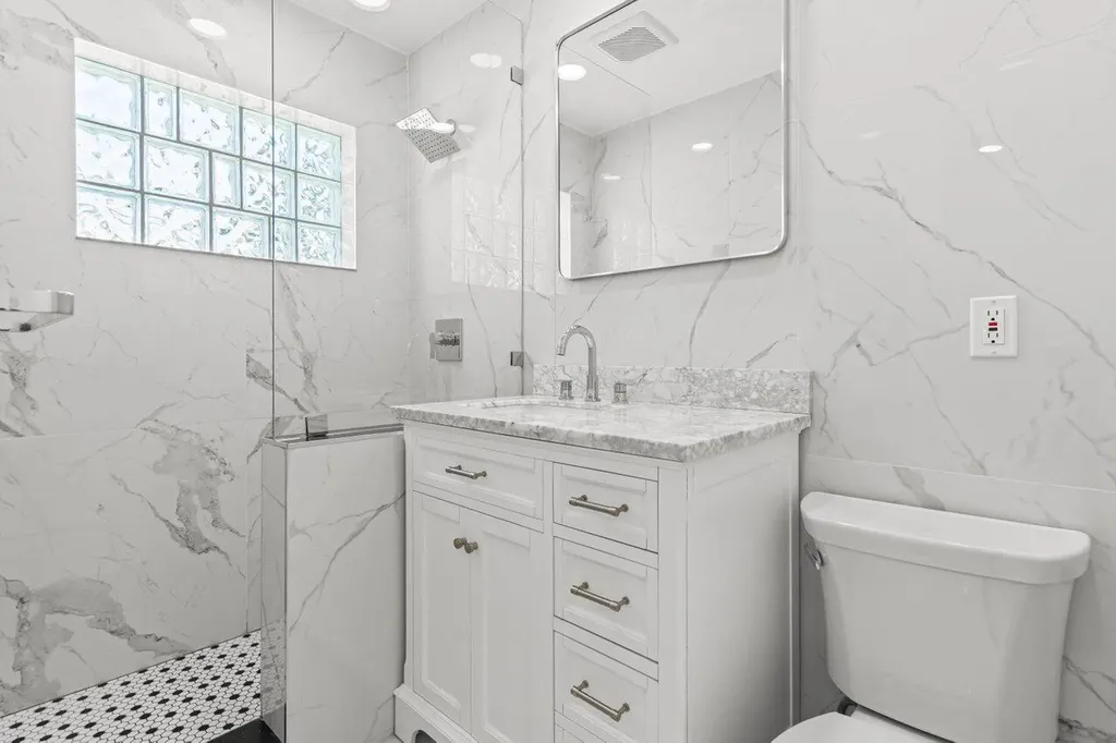 2611 NE 49 Street Lighthouse Point FL 33064