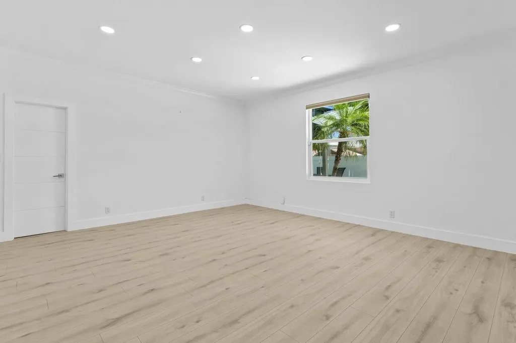 2611 NE 49 Street Lighthouse Point FL 33064
