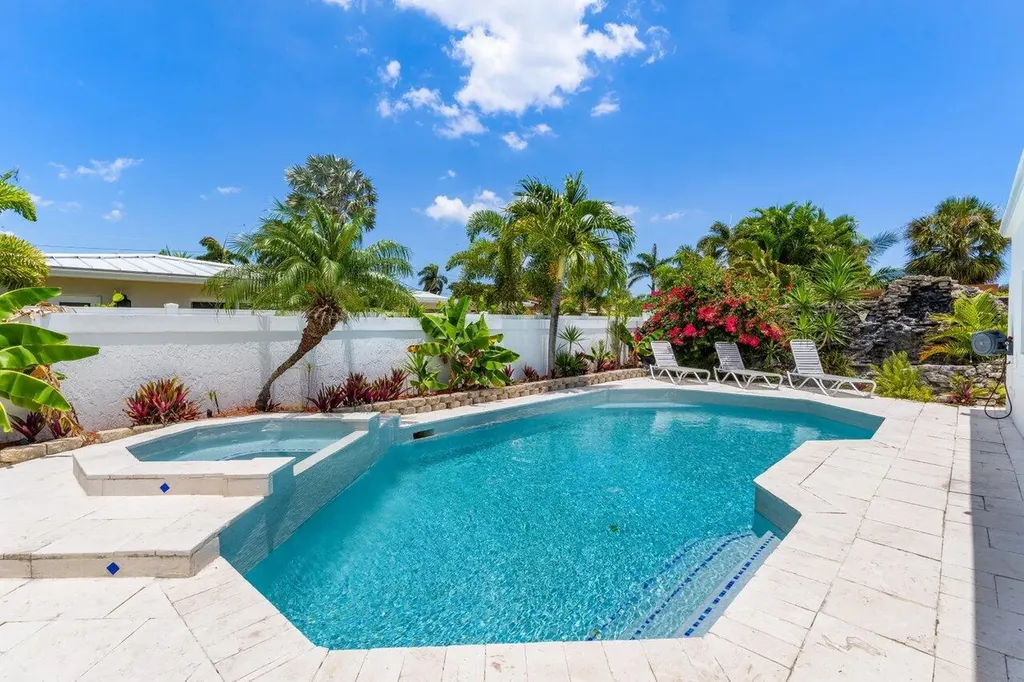 2611 NE 49 Street Lighthouse Point FL 33064