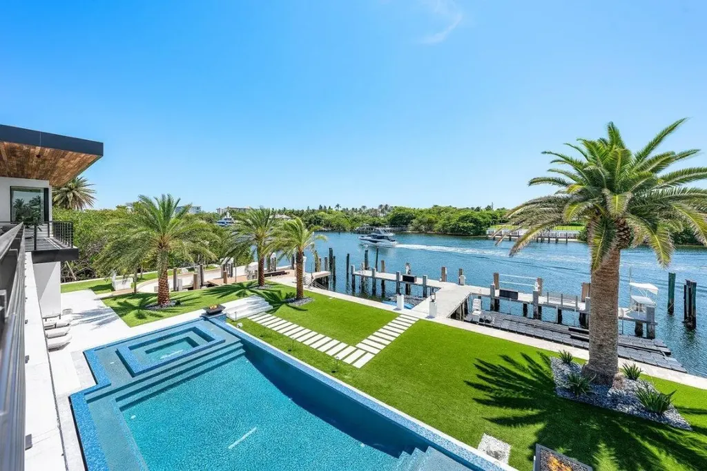 4460 NE 31st Avenue Lighthouse Point FL 33064