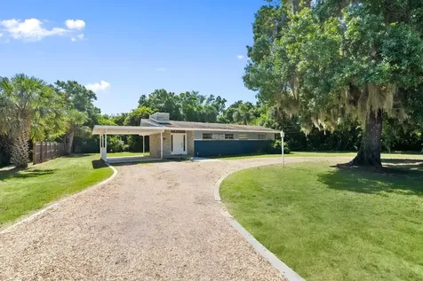 2560 50th Avenue Vero Beach FL 32966