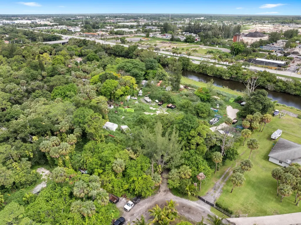 69 Armadillo Way West Palm Beach FL 33411
