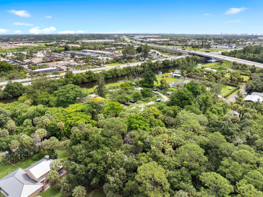 69 Armadillo Way West Palm Beach FL 33411