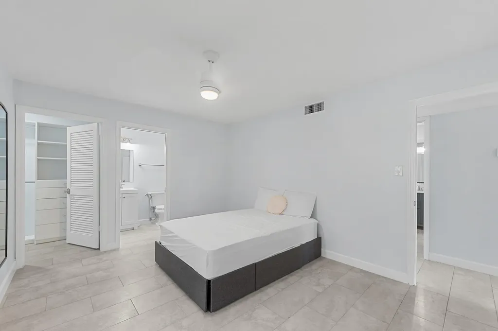 234 Capri E Delray Beach FL 33484