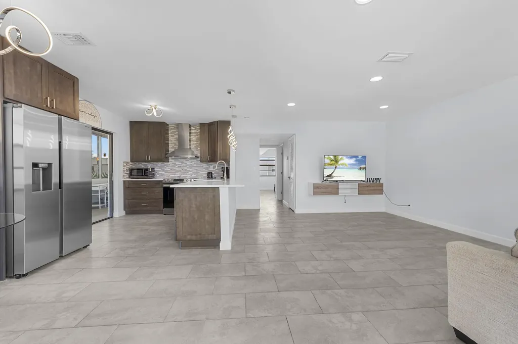 234 Capri E Delray Beach FL 33484