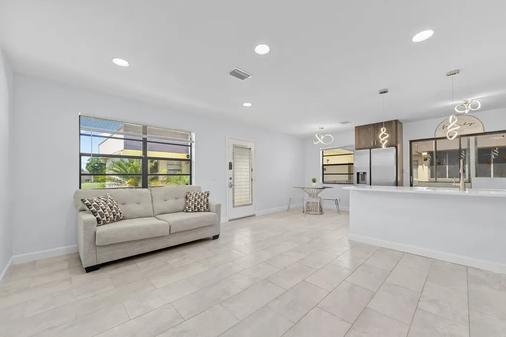 234 Capri E Delray Beach FL 33484