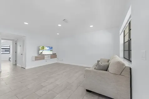234 Capri E Delray Beach FL 33484