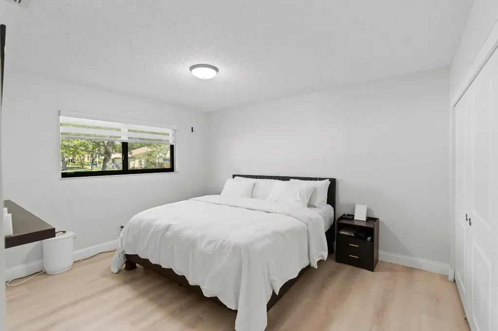 10650 NW 30th Place Sunrise FL 33322