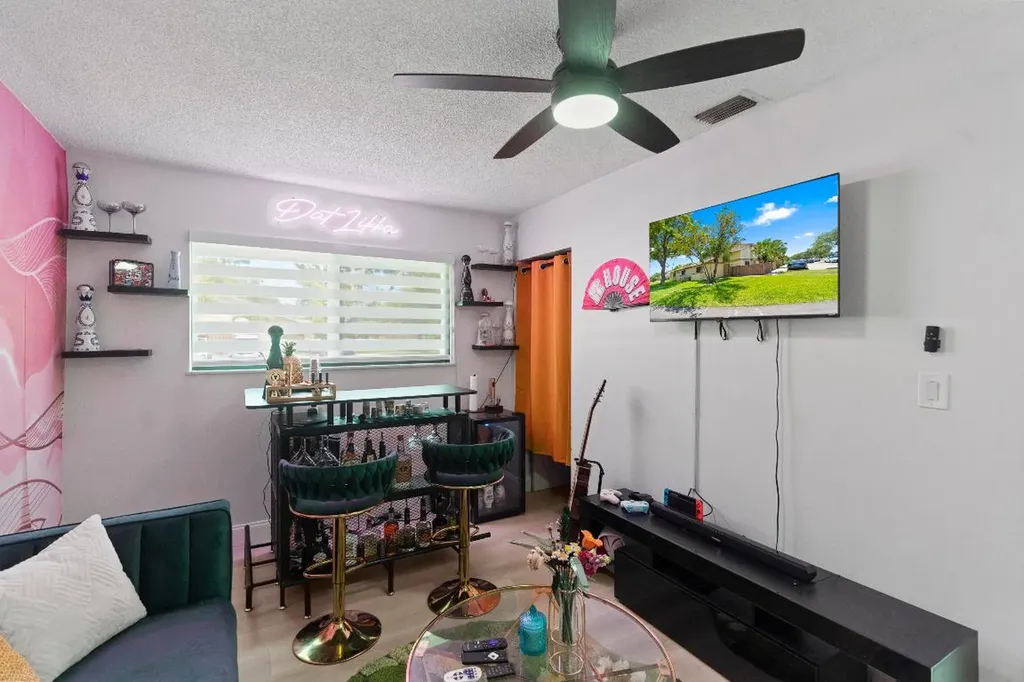 10650 NW 30th Place Sunrise FL 33322