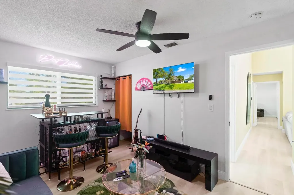 10650 NW 30th Place Sunrise FL 33322
